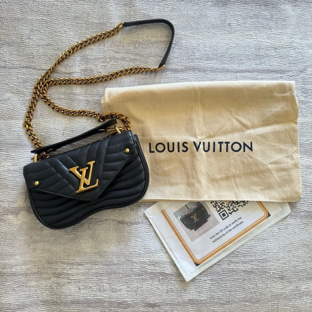 Louis Vuitton Wave Black Quilted Shoulder/Crossbody Bag, Authentic - Picture 2 of 16